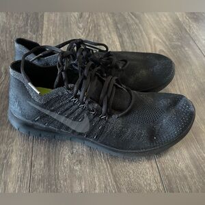 Nike Men's Black Athletic Shoes